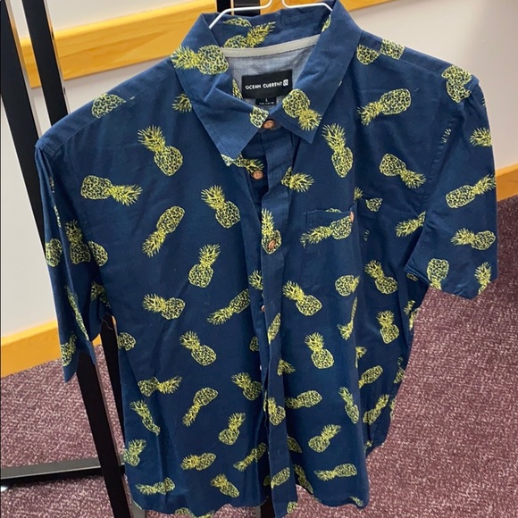 Other - Hawaiian short sleeve shirt size L